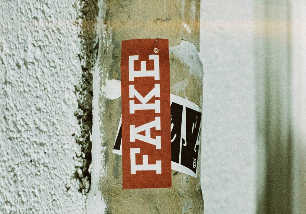 What is Deepfake Video and Can You Spot It — Clideo